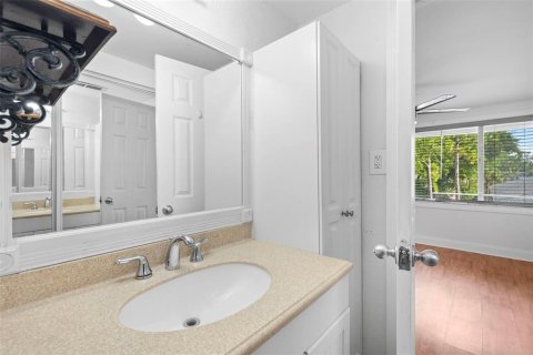 Copropriété à vendre à Tampa, Floride: 2 chambres, 99.78 m2 № 1886351 - photo 28