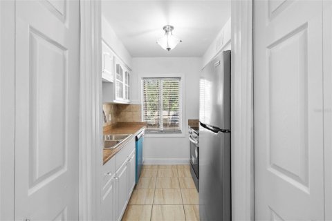 Copropriété à vendre à Tampa, Floride: 2 chambres, 99.78 m2 № 1886351 - photo 12