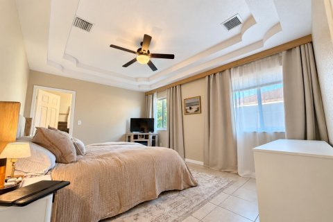 Casa en venta en Fort Lauderdale, Florida, 4 dormitorios, 231.79 m2 № 2414153 - foto 11