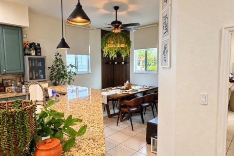 Casa en venta en Fort Lauderdale, Florida, 4 dormitorios, 231.79 m2 № 2414153 - foto 8