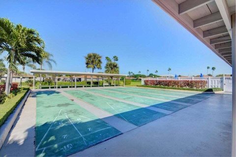 House in Delray Beach, Florida 3 bedrooms, 142.05 sq.m. № 1207812 - photo 1
