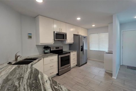 Condominio en alquiler en Bradenton, Florida, 2 dormitorios, 117.89 m2 № 2218512 - foto 5