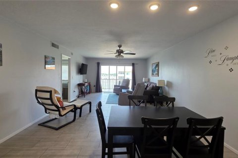 Condominio en alquiler en Bradenton, Florida, 2 dormitorios, 117.89 m2 № 2218512 - foto 10