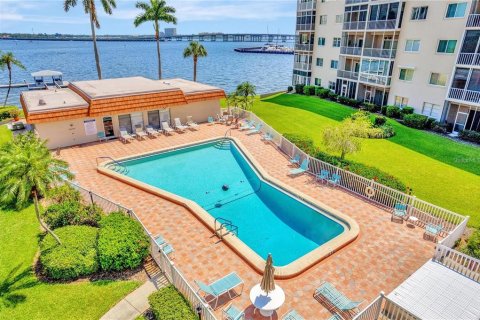 Condominio en alquiler en Bradenton, Florida, 2 dormitorios, 117.89 m2 № 2218512 - foto 28