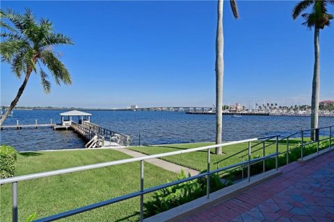 Condominio en alquiler en Bradenton, Florida, 2 dormitorios, 117.89 m2 № 2218512 - foto 25