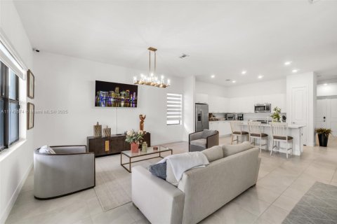 Villa ou maison à vendre à Miramar, Floride: 3 chambres, 190.17 m2 № 1985215 - photo 9