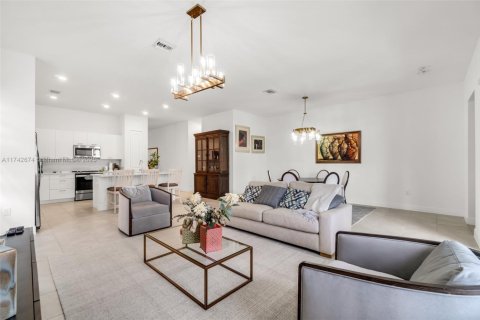 Villa ou maison à vendre à Miramar, Floride: 3 chambres, 190.17 m2 № 1985215 - photo 8