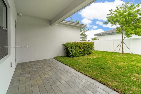Villa ou maison à vendre à Miramar, Floride: 3 chambres, 190.17 m2 № 1985215 - photo 29