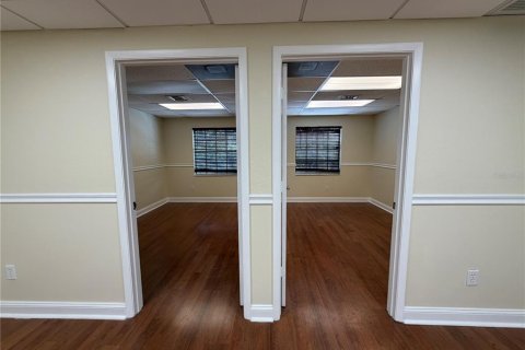 Commercial property in Tampa, Florida 183.95 sq.m. № 2207759 - photo 4