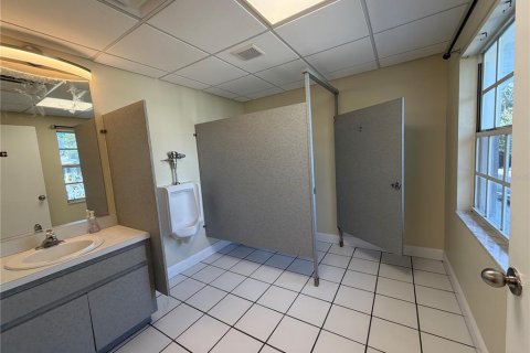 Commercial property in Tampa, Florida 183.95 sq.m. № 2207759 - photo 6