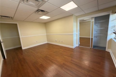 Commercial property in Tampa, Florida 183.95 sq.m. № 2207759 - photo 15