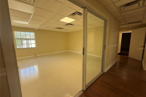 Commercial property in Tampa, Florida 183.95 sq.m. № 2207759 - photo 13
