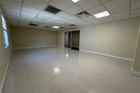 Commercial property in Tampa, Florida 183.95 sq.m. № 2207759 - photo 12