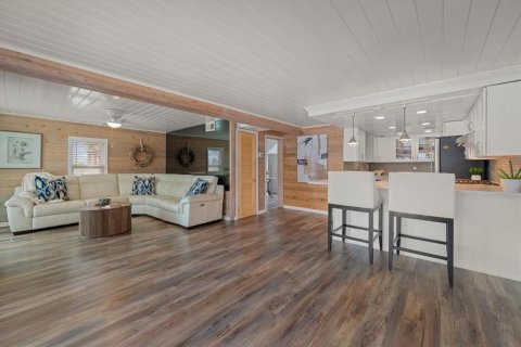Commercial property in Treasure Island, Florida 2 bedrooms, 196.4 sq.m. № 2396316 - photo 11