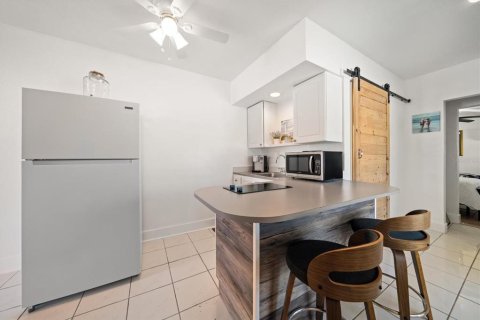 Commercial property in Treasure Island, Florida 2 bedrooms, 196.4 sq.m. № 2396316 - photo 28