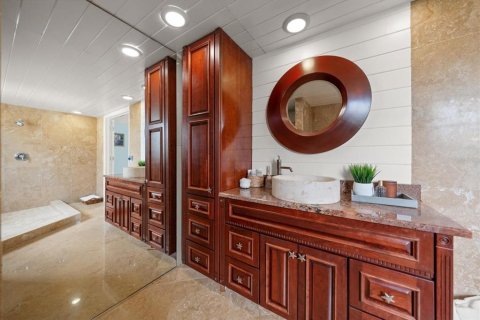 Commercial property in Treasure Island, Florida 2 bedrooms, 196.4 sq.m. № 2396316 - photo 22