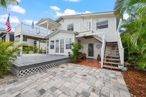 Commercial property in Treasure Island, Florida 2 bedrooms, 196.4 sq.m. № 2396316 - photo 5