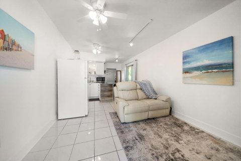 Commercial property in Treasure Island, Florida 2 bedrooms, 196.4 sq.m. № 2396316 - photo 29
