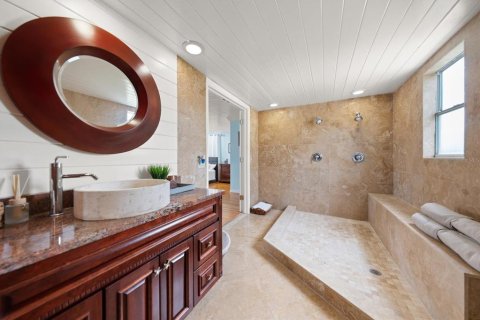 Commercial property in Treasure Island, Florida 2 bedrooms, 196.4 sq.m. № 2396316 - photo 23