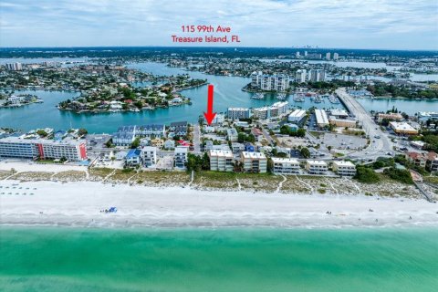 Commercial property in Treasure Island, Florida 2 bedrooms, 196.4 sq.m. № 2396316 - photo 4