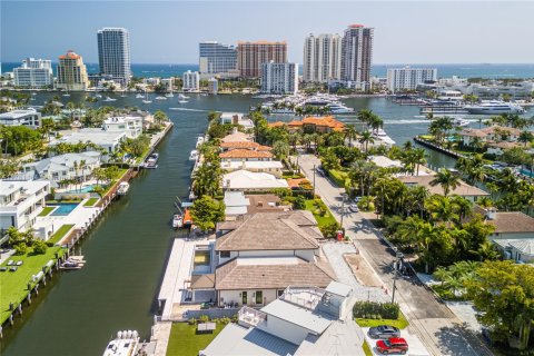Villa ou maison à vendre à Fort Lauderdale, Floride: 7 chambres, 557.41 m2 № 1712890 - photo 11