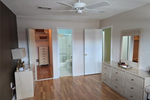 Condo in Saint Petersburg, Florida, 2 bedrooms № 2199303 - photo 20