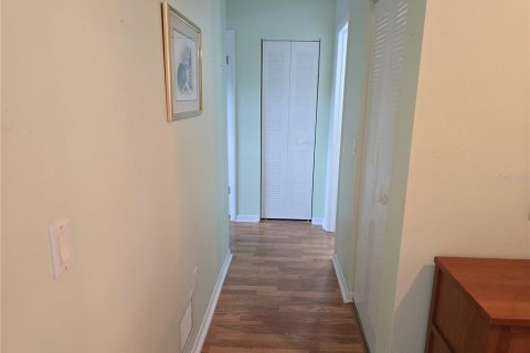 Condo in Saint Petersburg, Florida, 2 bedrooms № 2199303 - photo 18