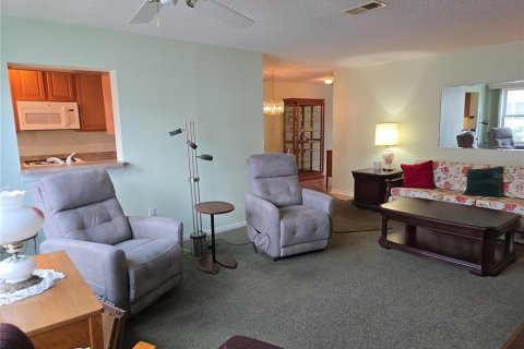 Condo in Saint Petersburg, Florida, 2 bedrooms № 2199303 - photo 14
