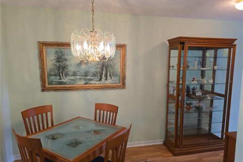 Condo in Saint Petersburg, Florida, 2 bedrooms № 2199303 - photo 8