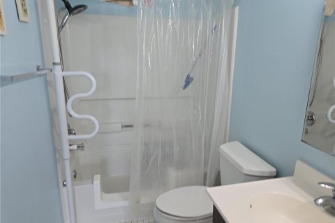 Condo in Saint Petersburg, Florida, 2 bedrooms № 2199303 - photo 23