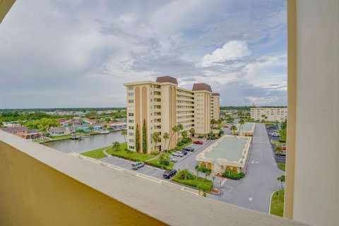 Condominio en venta en Saint Petersburg, Florida, 1 dormitorio, 45.06 m2 № 1526594 - foto 15