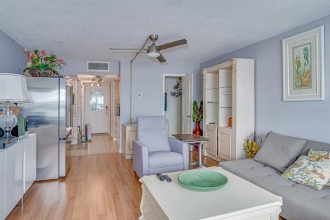 Condominio en venta en Saint Petersburg, Florida, 1 dormitorio, 45.06 m2 № 1526594 - foto 6