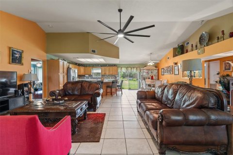 House in Kissimmee, Florida 4 bedrooms, 183.95 sq.m. № 2120937 - photo 3