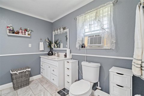 House in Kissimmee, Florida 4 bedrooms, 183.95 sq.m. № 2120937 - photo 13