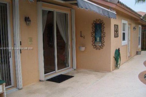 Снять в аренду виллу или дом в Дорал, Флорида 4 спальни, 186.83м2, № 1973873 - фото 7