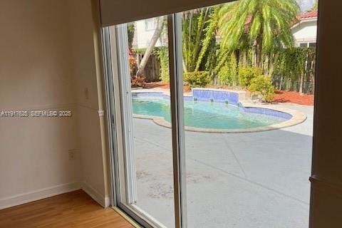 Снять в аренду виллу или дом в Дорал, Флорида 4 спальни, 186.83м2, № 1973873 - фото 14