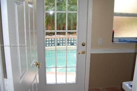 Снять в аренду виллу или дом в Дорал, Флорида 4 спальни, 186.83м2, № 1973873 - фото 24