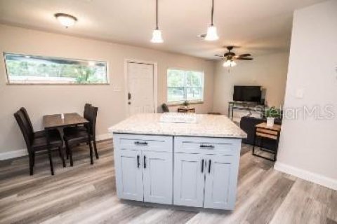 Villa ou maison à louer à Tampa, Floride: 3 chambres, 102.19 m2 № 2113786 - photo 9