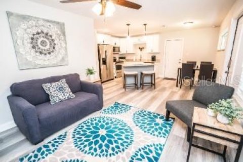 Villa ou maison à louer à Tampa, Floride: 3 chambres, 102.19 m2 № 2113786 - photo 5