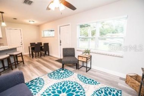 Villa ou maison à louer à Tampa, Floride: 3 chambres, 102.19 m2 № 2113786 - photo 4