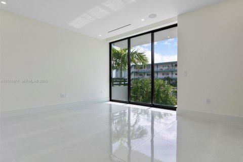 Touwnhouse à louer à North Miami Beach, Floride: 4 chambres, 313.55 m2 № 2437700 - photo 12