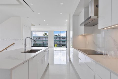 Touwnhouse à louer à North Miami Beach, Floride: 4 chambres, 313.55 m2 № 2437700 - photo 30