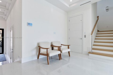 Touwnhouse à louer à North Miami Beach, Floride: 4 chambres, 313.55 m2 № 2437700 - photo 8