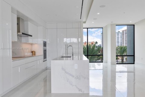 Touwnhouse à louer à North Miami Beach, Floride: 4 chambres, 313.55 m2 № 2437700 - photo 22