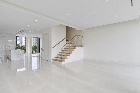 Touwnhouse à louer à North Miami Beach, Floride: 4 chambres, 313.55 m2 № 2437700 - photo 17