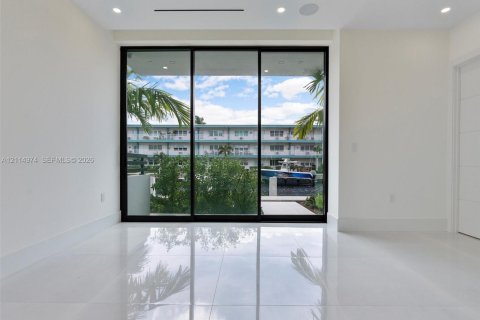 Touwnhouse à louer à North Miami Beach, Floride: 4 chambres, 313.55 m2 № 2437700 - photo 3