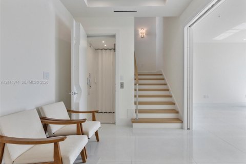 Touwnhouse à louer à North Miami Beach, Floride: 4 chambres, 313.55 m2 № 2437700 - photo 11