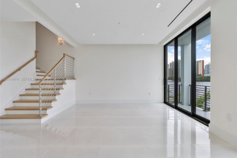 Touwnhouse à louer à North Miami Beach, Floride: 4 chambres, 313.55 m2 № 2437700 - photo 16