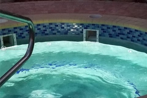 Снять в аренду кондоминиум в Холливуд, Флорида 1 спальня, 72.46м2, № 1865031 - фото 23