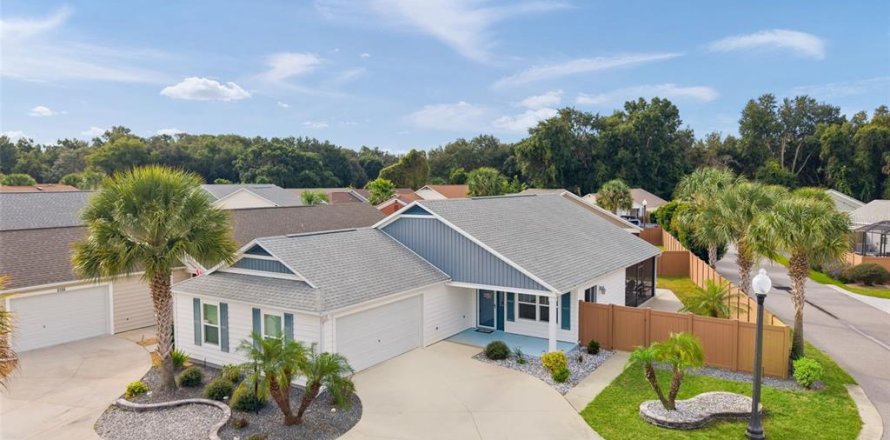 Villa ou maison à The Villages, Floride 3 chambres, 151.24 m2 № 2400368